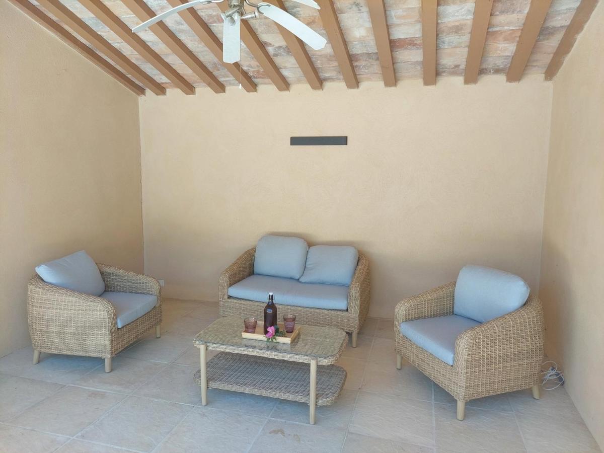 Mas La Gentille ,,, A La Campagne , Beautiful Outdoor , Swimming Pool , Pool House , Nice Green Garden , Bbq ,,, Only For You , Pour Passer Un Sejour Inoubliable Pernes-les-Fontaines Buitenkant foto