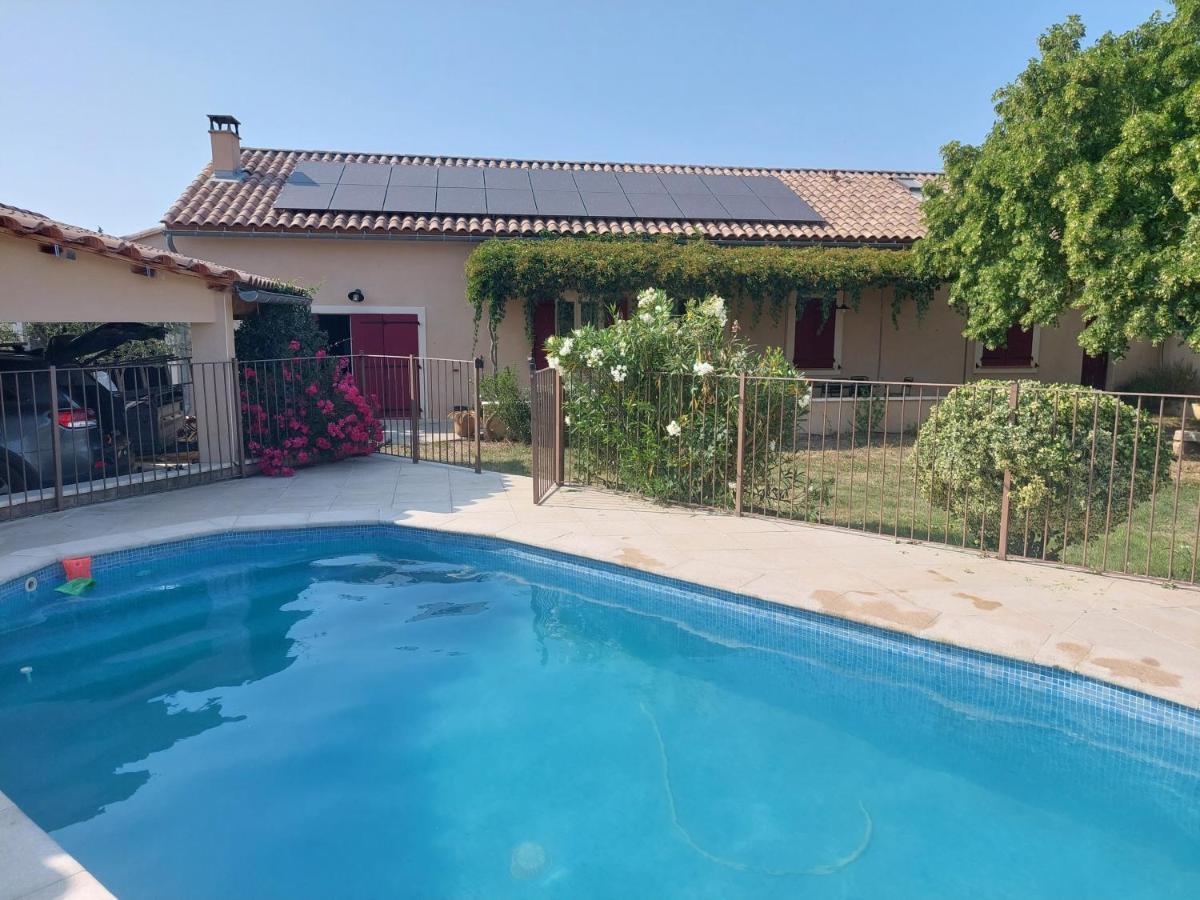 Mas La Gentille ,,, A La Campagne , Beautiful Outdoor , Swimming Pool , Pool House , Nice Green Garden , Bbq ,,, Only For You , Pour Passer Un Sejour Inoubliable Pernes-les-Fontaines Buitenkant foto