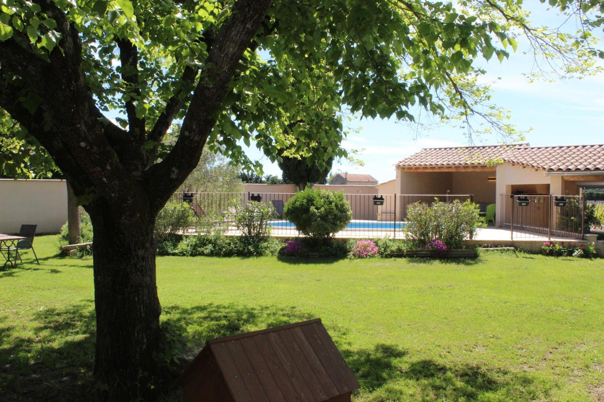 Mas La Gentille ,,, A La Campagne , Beautiful Outdoor , Swimming Pool , Pool House , Nice Green Garden , Bbq ,,, Only For You , Pour Passer Un Sejour Inoubliable Pernes-les-Fontaines Buitenkant foto